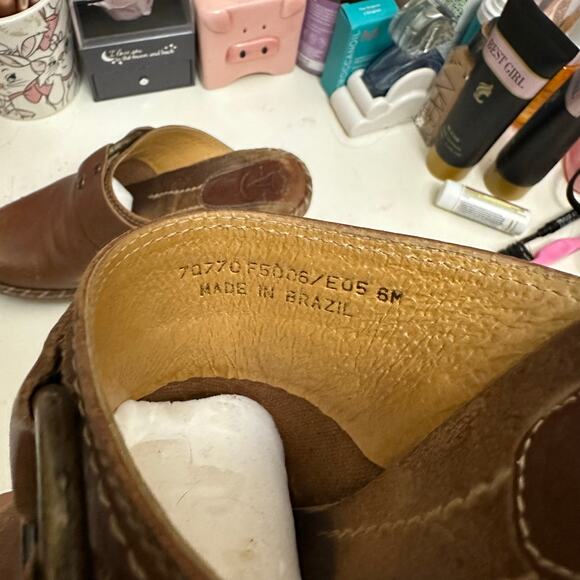 Frye Women’s Charlotte Ring Brown Distressed Heeled Clogs Mule Shoes Size 6 M - Picture 11 of 15